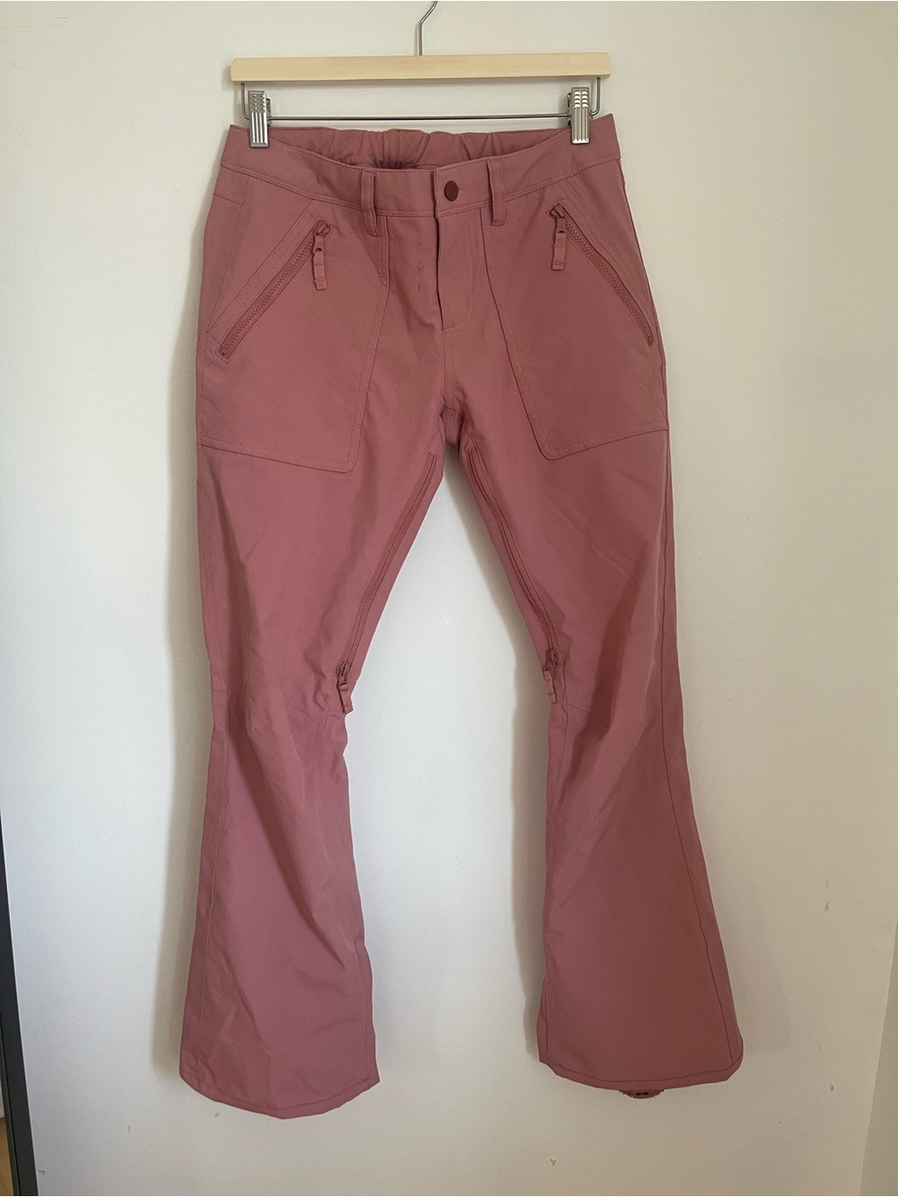 Woman’s Burton snowboard/ski pants